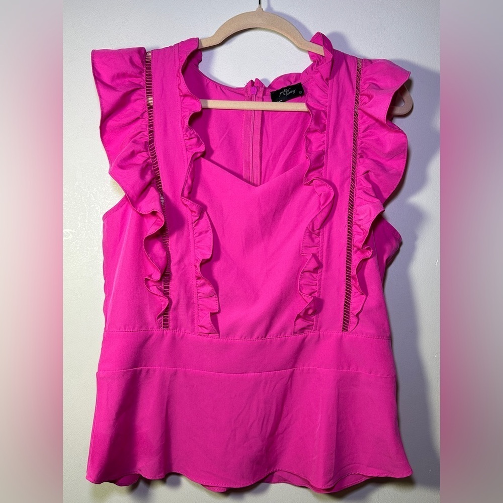 Milk & Honey Pink Ruffle Cap Sleeve Peplum Top Size Large Dainty Feminine Spring